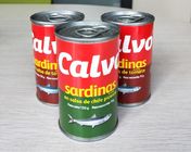 Το εμπορικό σήμα Calvo κονσερβοποίησε κονσερβοποιημένα τα σαρδέλλα ψάρια στη σάλτσα ντοματών με ή χωρίς τσίλι