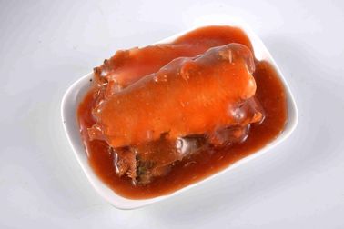 425g / 15oz Χ 24 κονσερβοποιημένα ψάρια σαρδελλών στον ωοειδή κασσίτερο σάλτσας ντοματών