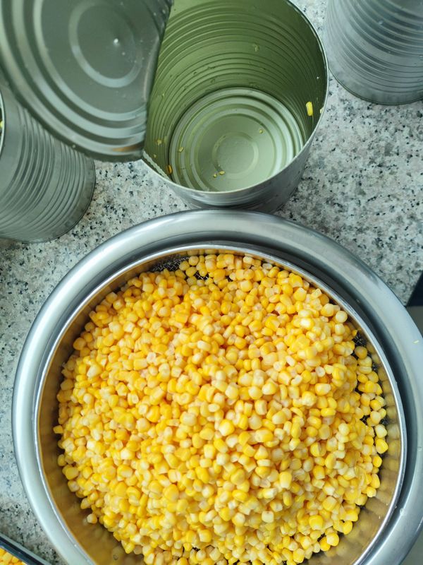 Καραμέλα σε κονσέρβα φτιαγμένη από φρέσκα και συστατικά για καρυκευμένα πιάτα