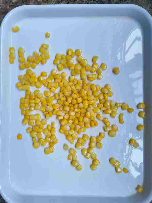 Έτοιμο για κατανάλωση κονσερβοποιημένο γλυκό καλαμπόκι και ιδανικό για κάθε πιάτο