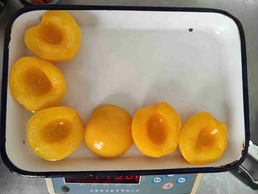 400g τα κονσερβοποιημένα κίτρινα φρούτα ροδάκινων μπορούν μέσα συσκευάζοντας