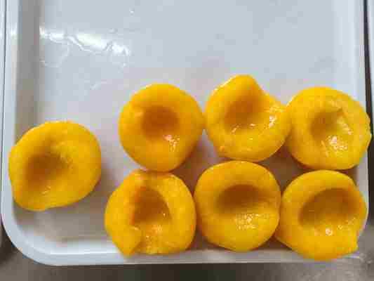 Σεζόν Ιουλίου-Αύγουστου Κίτρινα ροδάκινα σε κονσέρβες για την περιοχή καλλιέργειας Ιουνίου-Αύγουστου